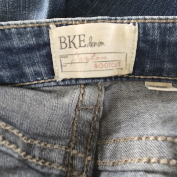 BKE Payton Bootcut Size 30R Medium Wash Distressed Low Rise Women’s Jeans - Picture 10 of 10